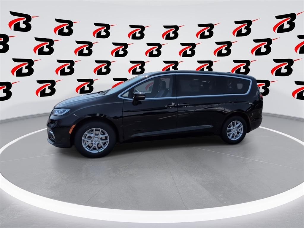 new 2025 Chrysler Pacifica car, priced at $43,818