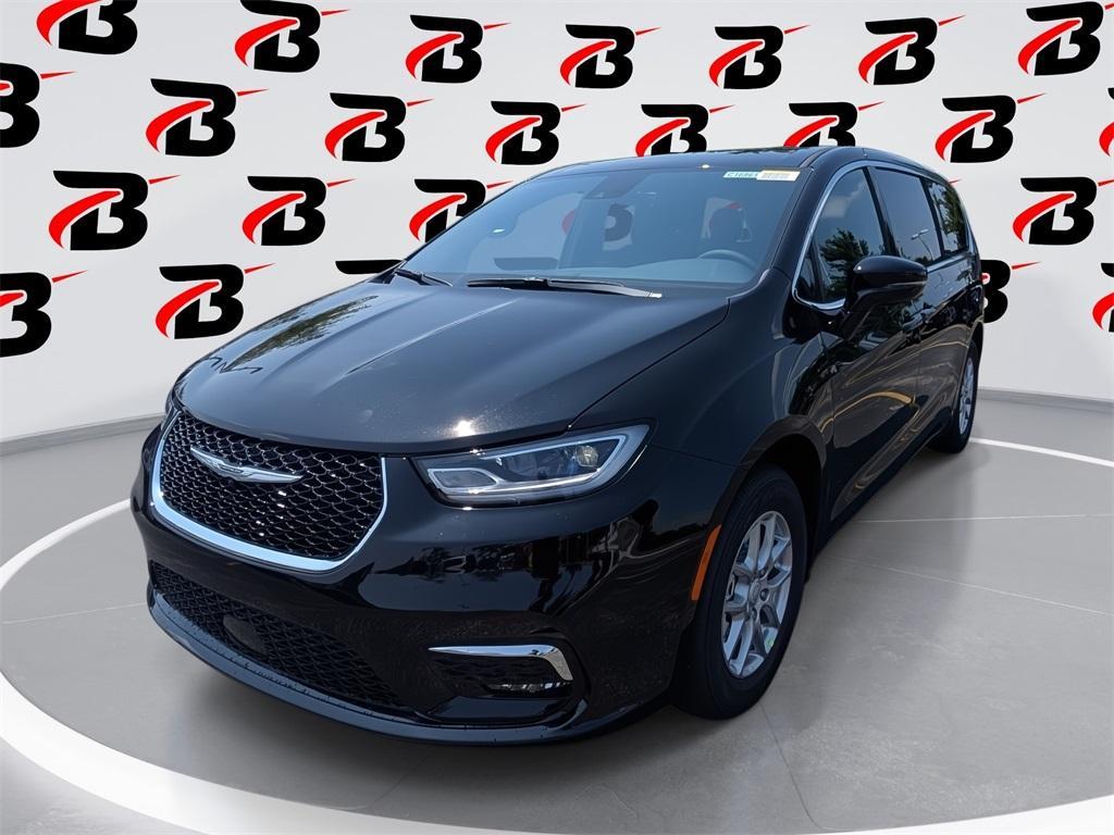 new 2025 Chrysler Pacifica car, priced at $43,818