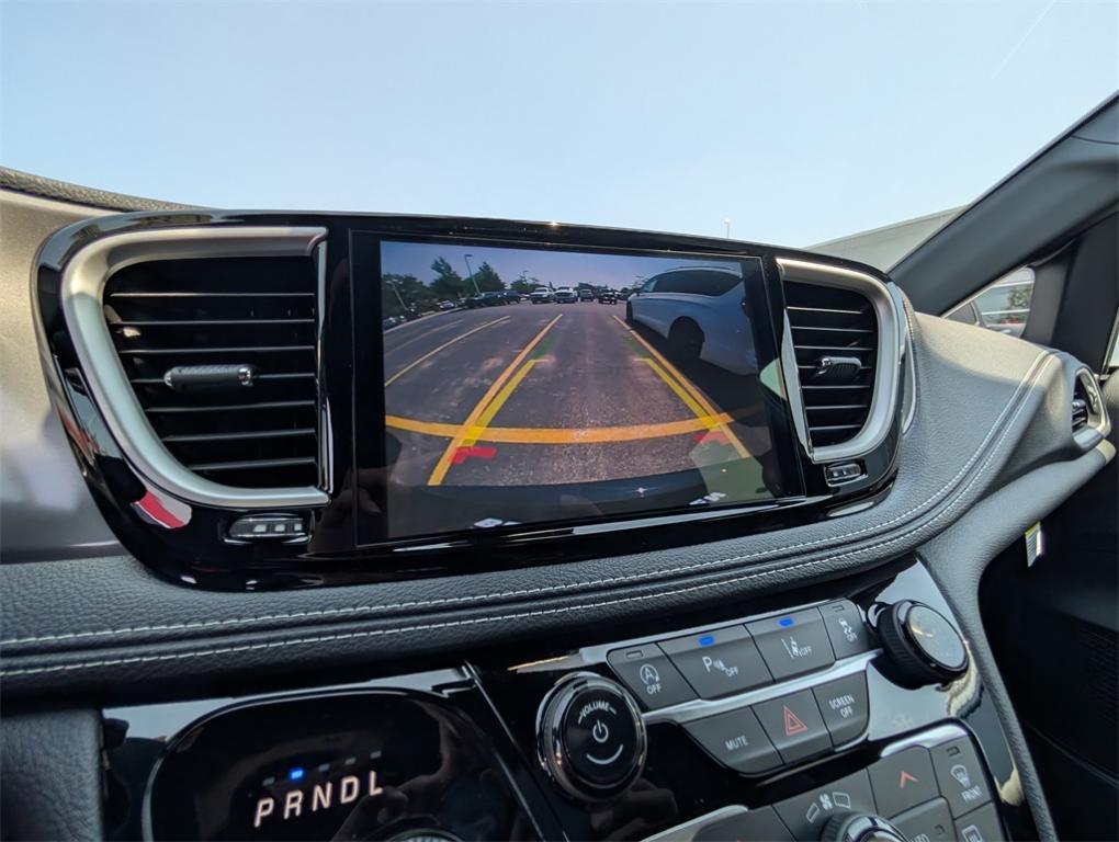 new 2025 Chrysler Pacifica car, priced at $43,818
