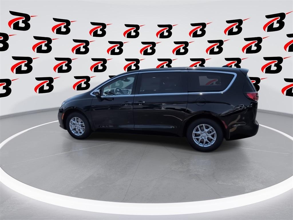 new 2025 Chrysler Pacifica car, priced at $43,818