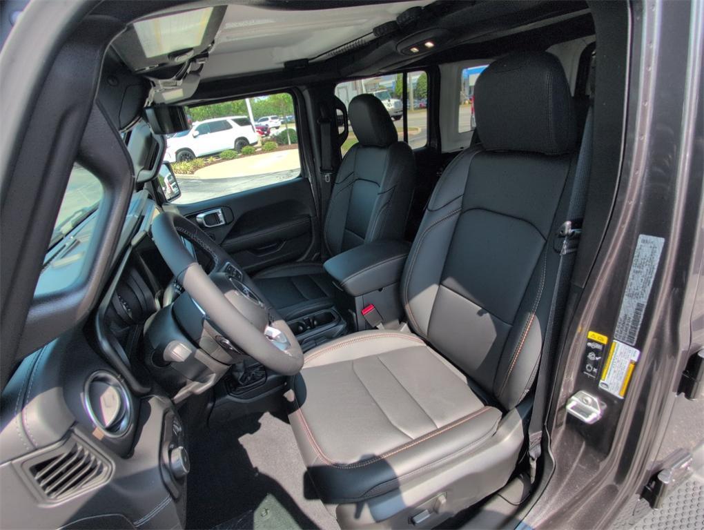 new 2025 Jeep Wrangler car, priced at $50,474