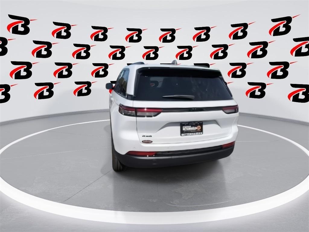 new 2025 Jeep Grand Cherokee car, priced at $42,158