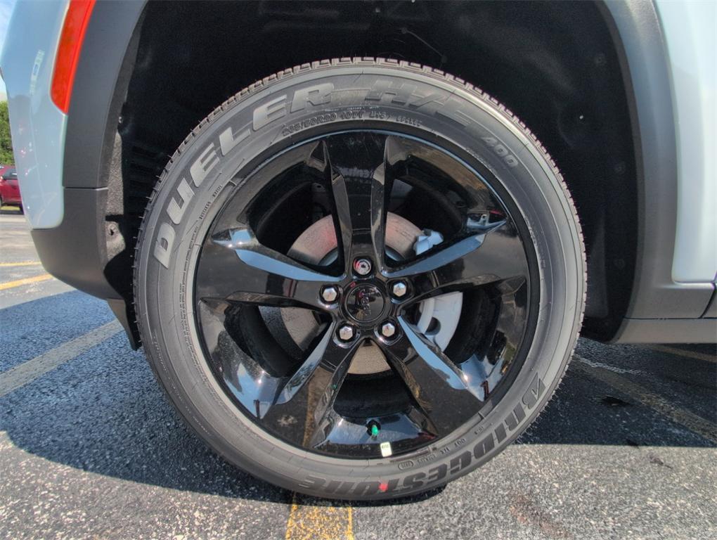 new 2025 Jeep Grand Cherokee car, priced at $42,158