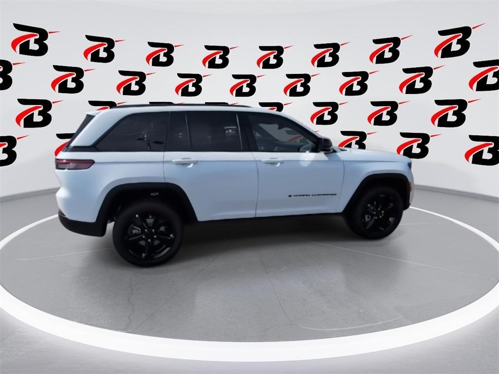 new 2025 Jeep Grand Cherokee car, priced at $42,158
