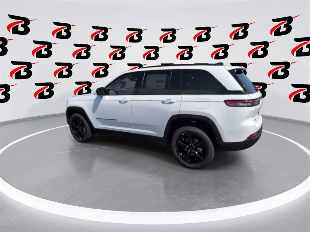 new 2025 Jeep Grand Cherokee car, priced at $42,158