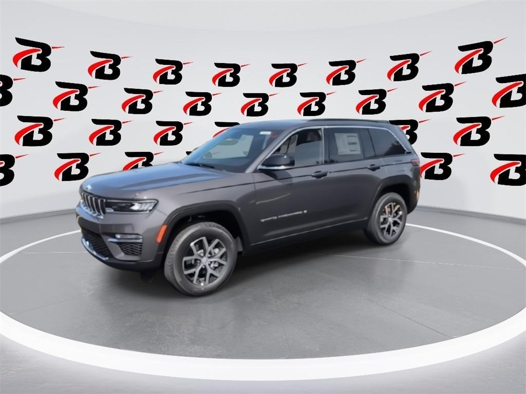 new 2025 Jeep Grand Cherokee car, priced at $44,625