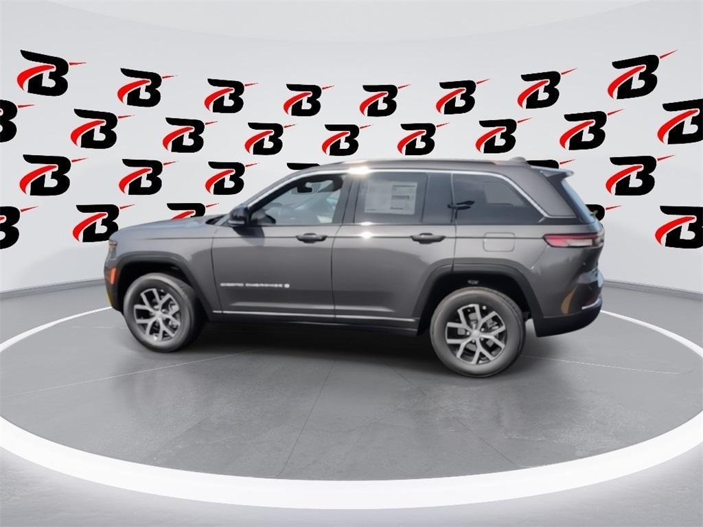 new 2025 Jeep Grand Cherokee car, priced at $44,625