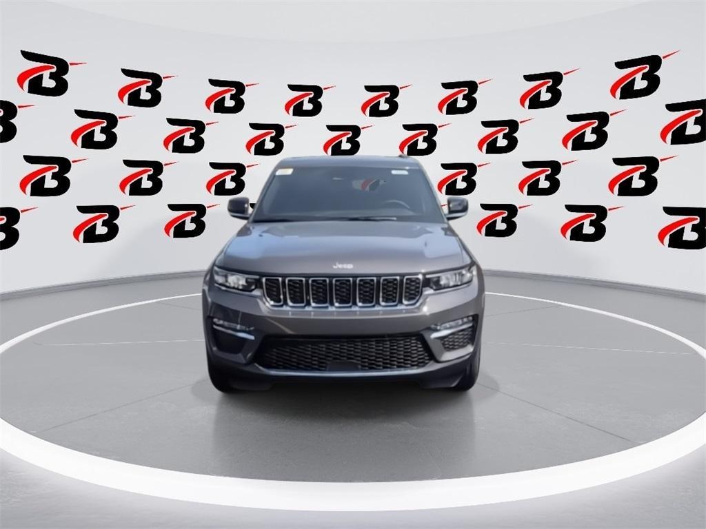 new 2025 Jeep Grand Cherokee car, priced at $44,625