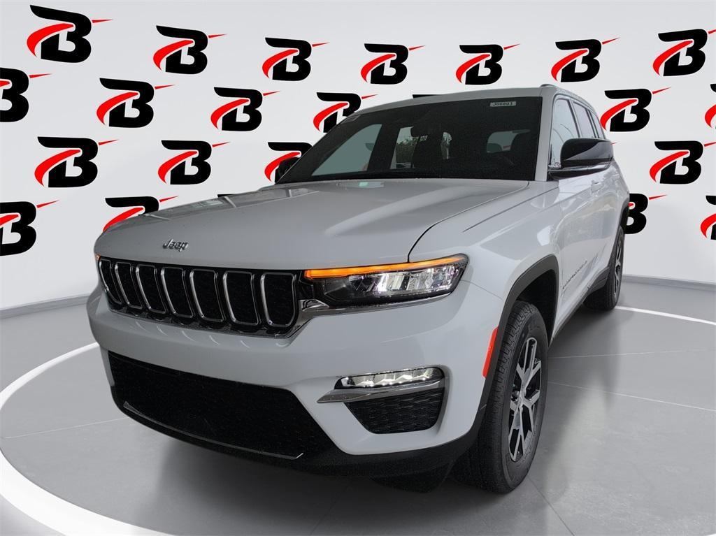 new 2025 Jeep Grand Cherokee car, priced at $41,250