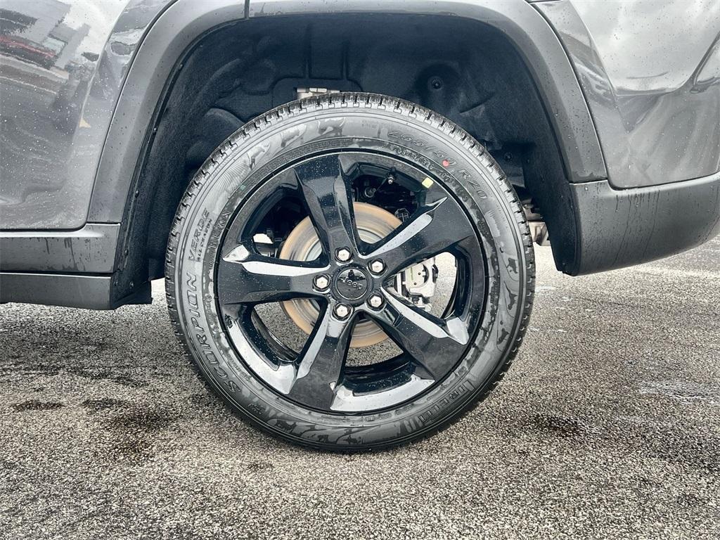 new 2025 Jeep Grand Cherokee car, priced at $48,653