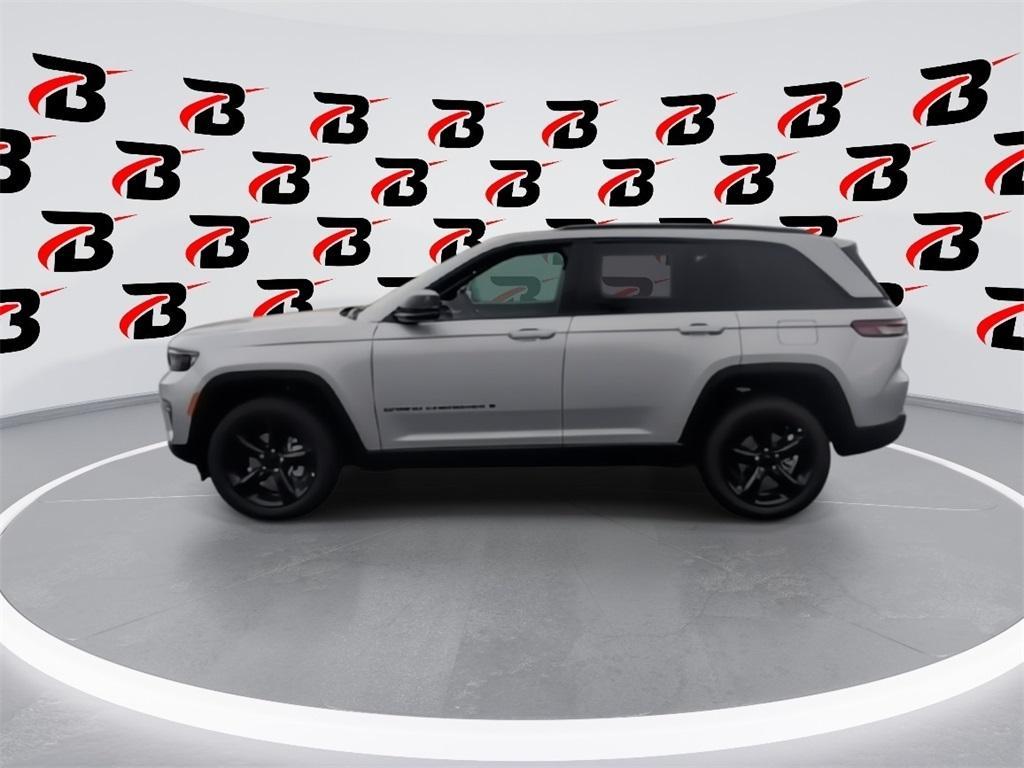 new 2025 Jeep Grand Cherokee car, priced at $50,224
