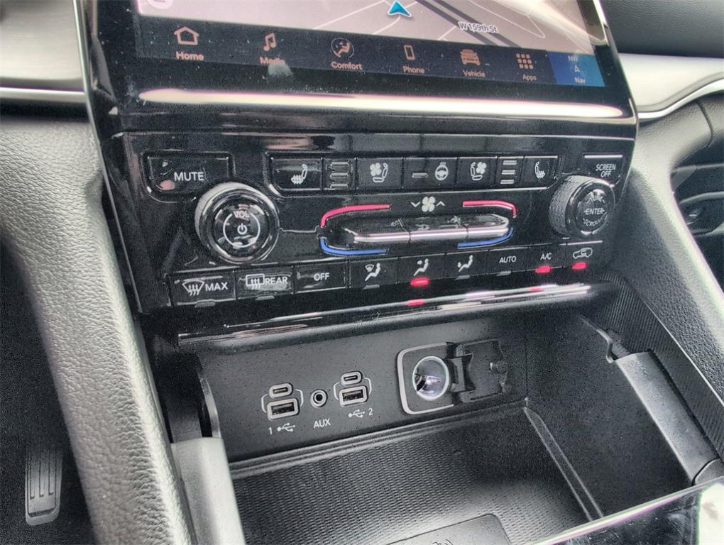 new 2025 Jeep Grand Cherokee car, priced at $50,224