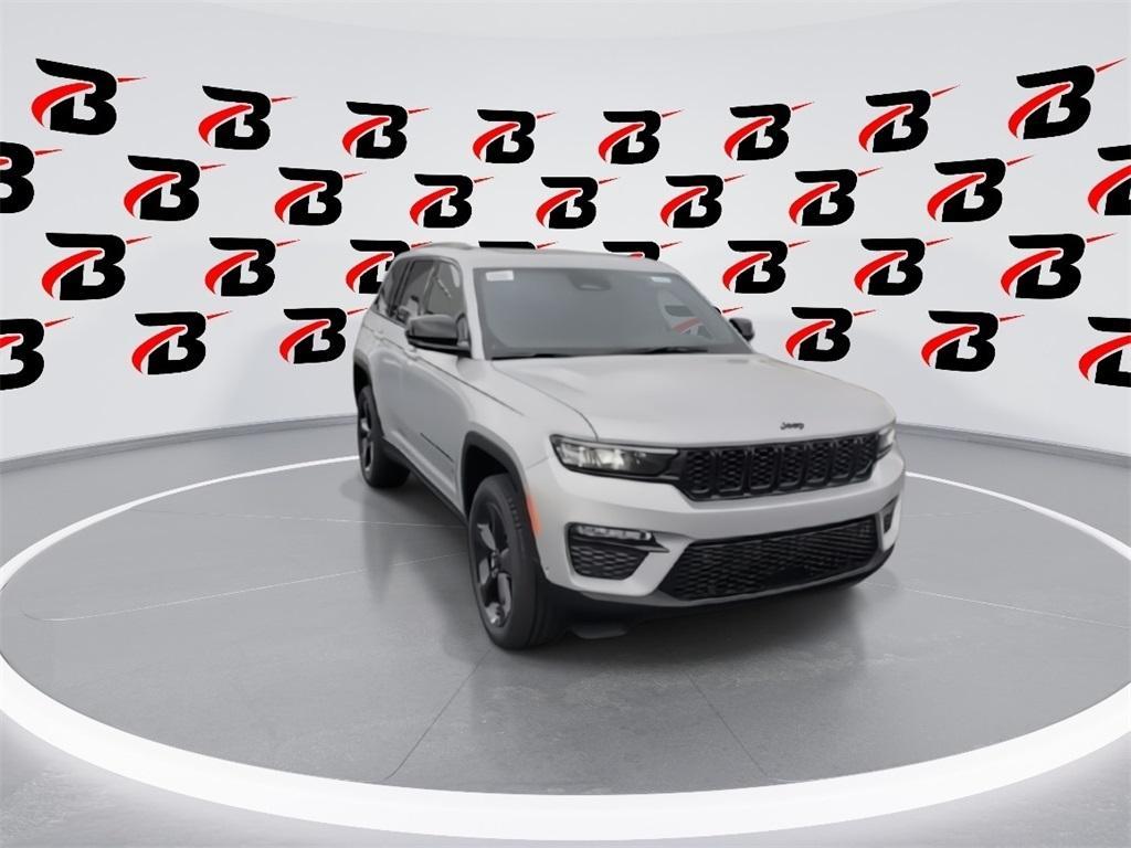 new 2025 Jeep Grand Cherokee car, priced at $50,224