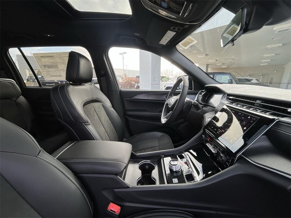 new 2025 Jeep Grand Cherokee L car, priced at $42,409