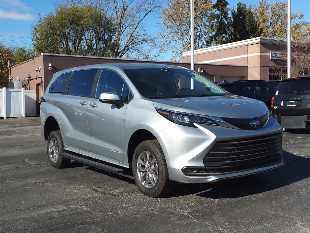 used 2024 Toyota Sienna car, priced at $64,999