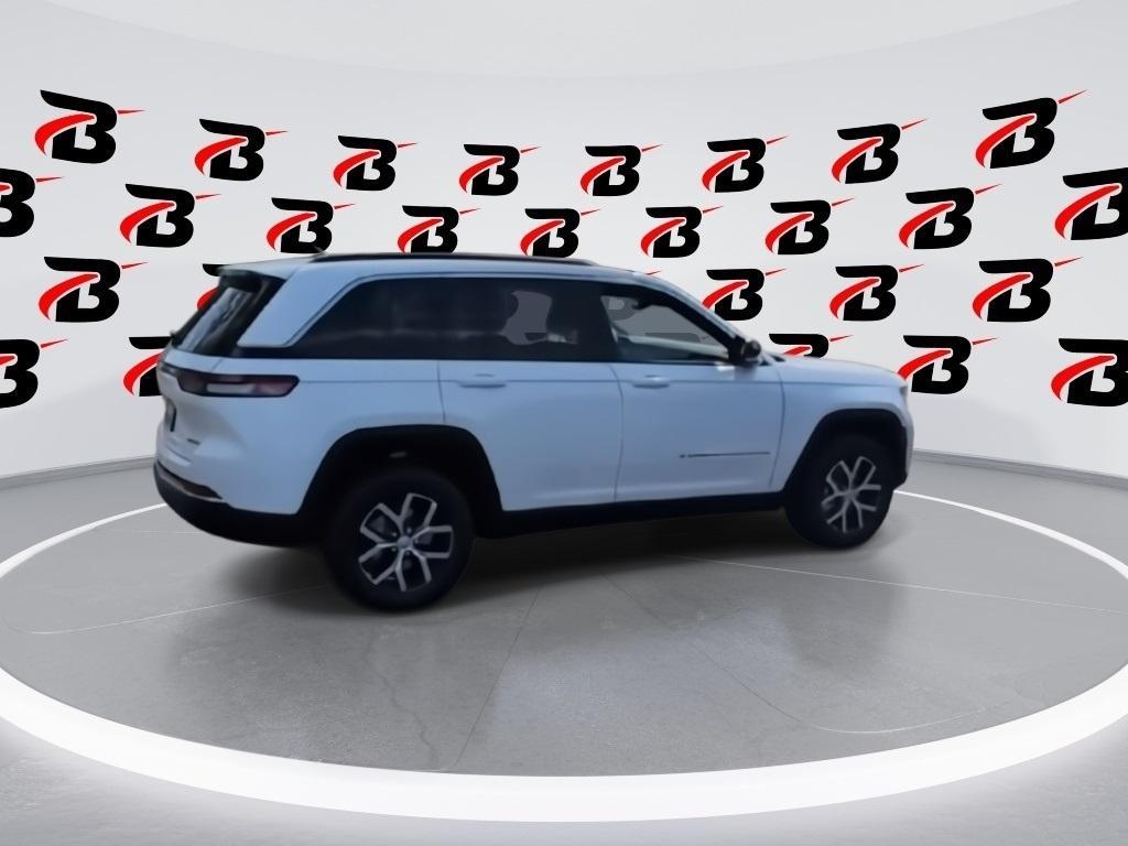 new 2025 Jeep Grand Cherokee car, priced at $46,352