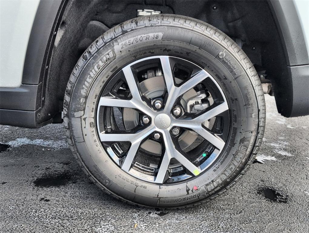 new 2025 Jeep Grand Cherokee car, priced at $44,602