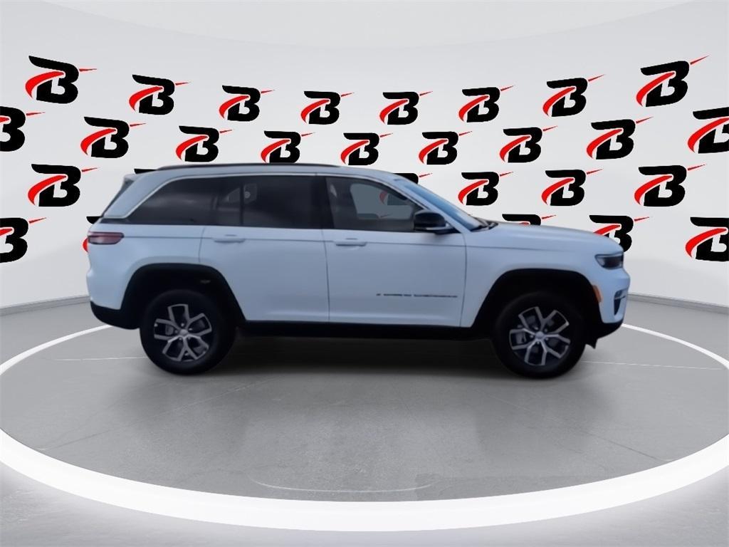 new 2025 Jeep Grand Cherokee car, priced at $44,602