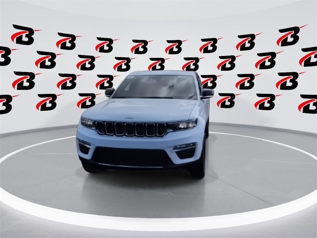 new 2025 Jeep Grand Cherokee car, priced at $44,602