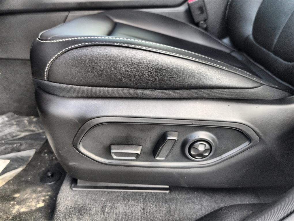 new 2025 Jeep Grand Cherokee car, priced at $44,602