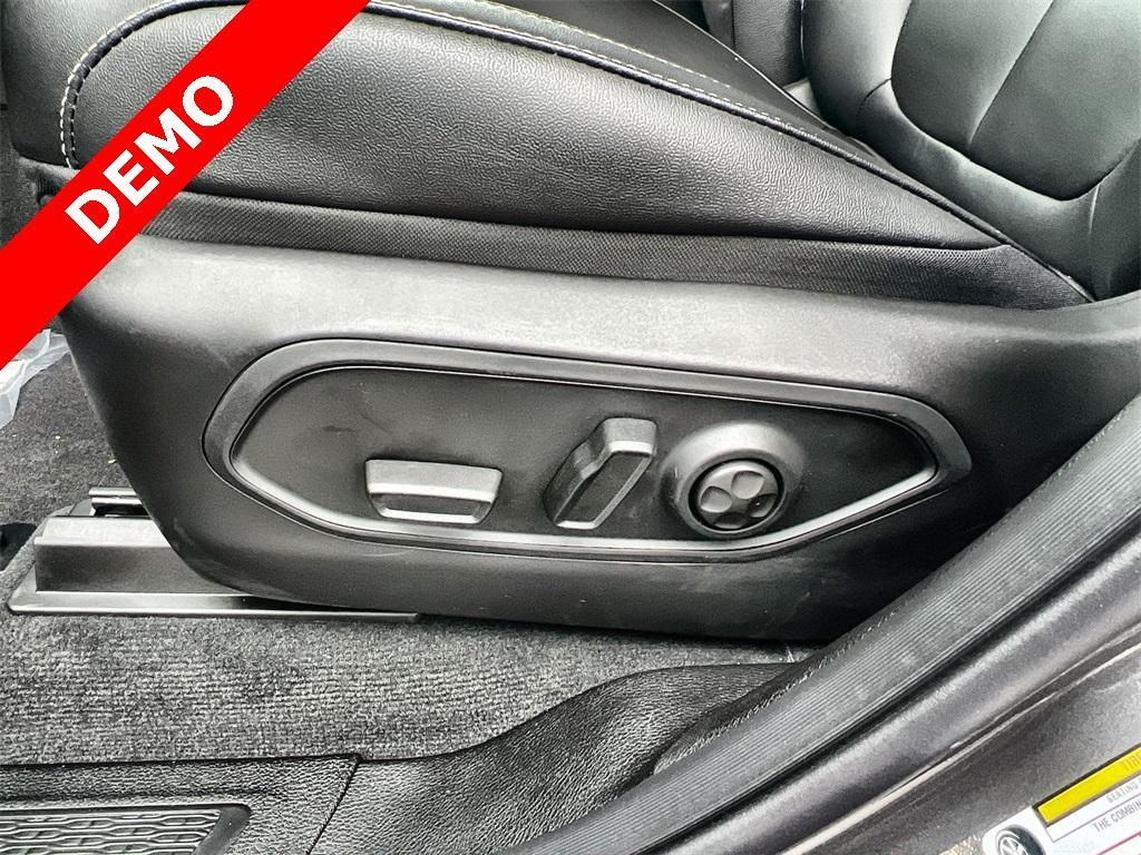 new 2025 Jeep Grand Cherokee L car, priced at $47,469