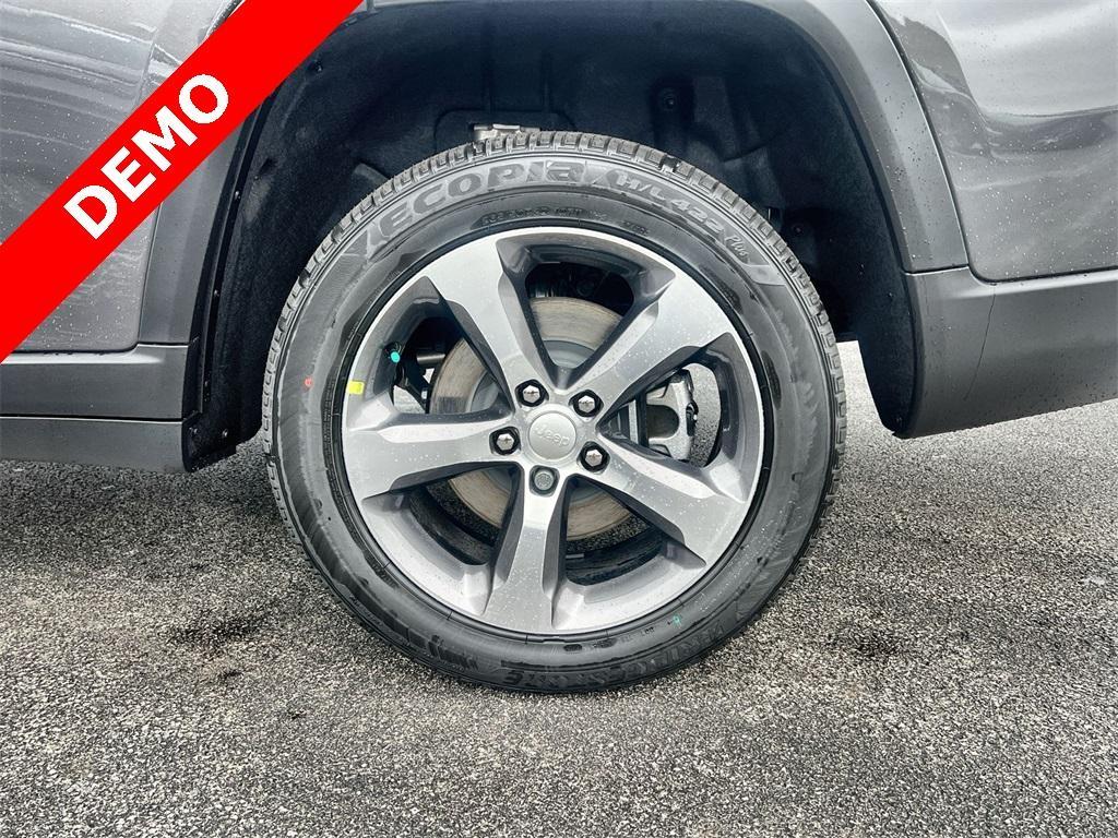 new 2025 Jeep Grand Cherokee L car, priced at $47,469