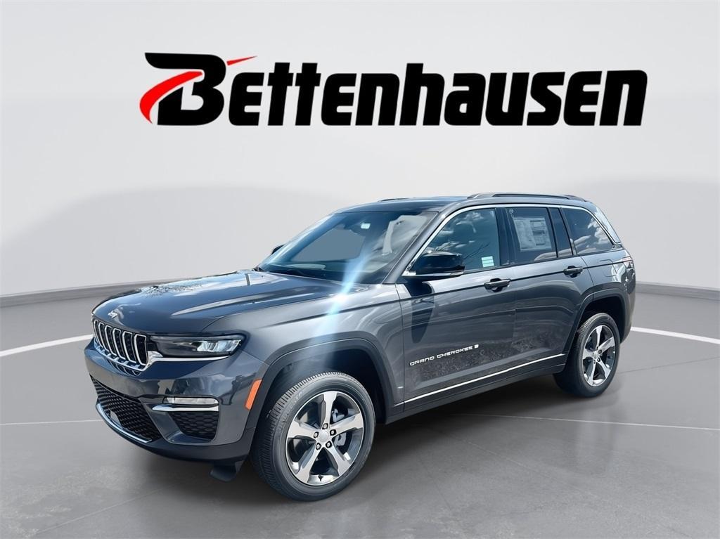 new 2025 Jeep Grand Cherokee car, priced at $44,620