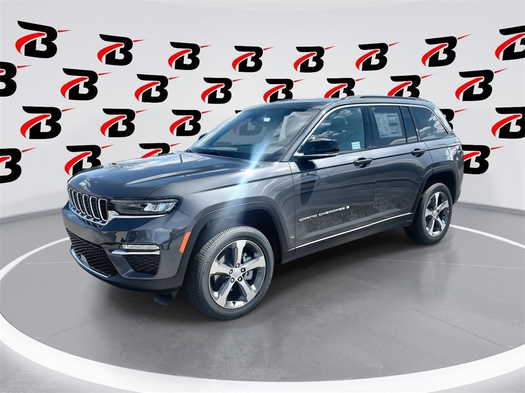 new 2025 Jeep Grand Cherokee car, priced at $44,620