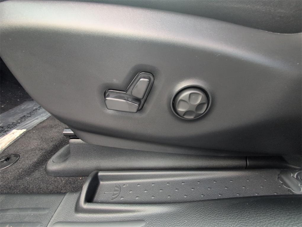 new 2026 Chrysler Pacifica car, priced at $43,920