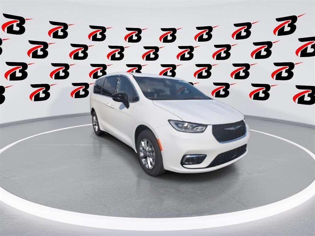 new 2026 Chrysler Pacifica car, priced at $43,920