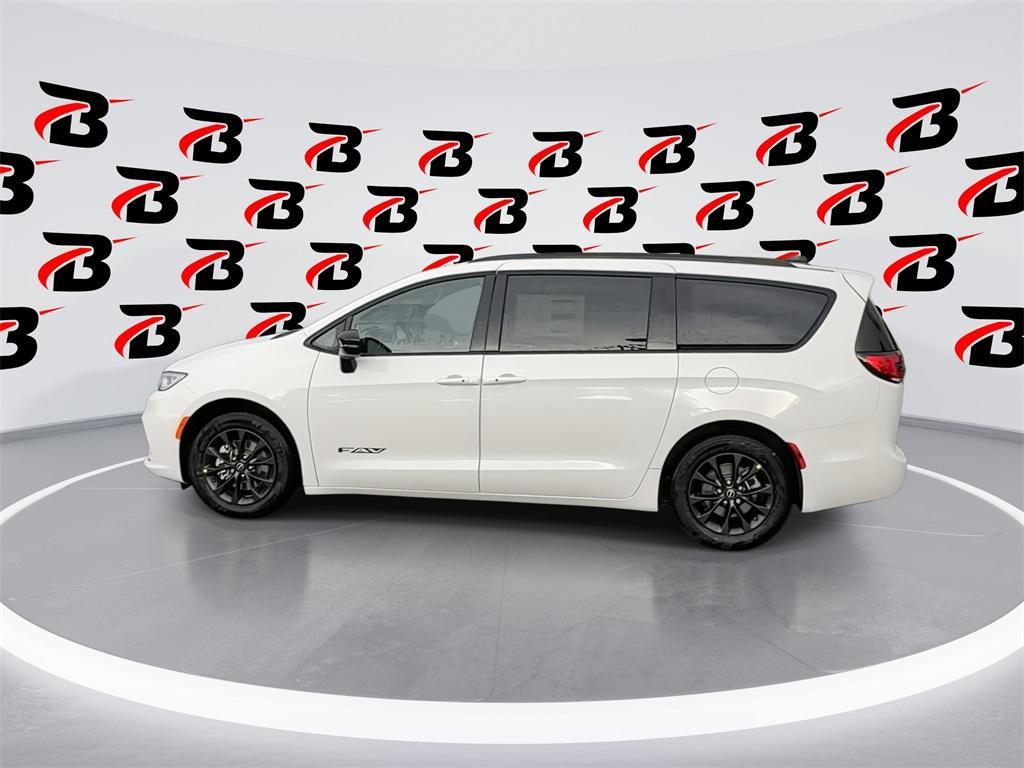 new 2025 Chrysler Pacifica car, priced at $42,749