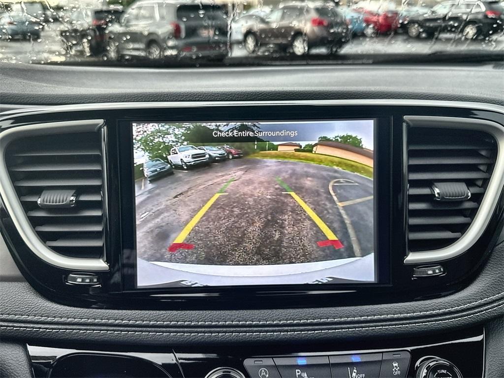 new 2025 Chrysler Pacifica car, priced at $42,749