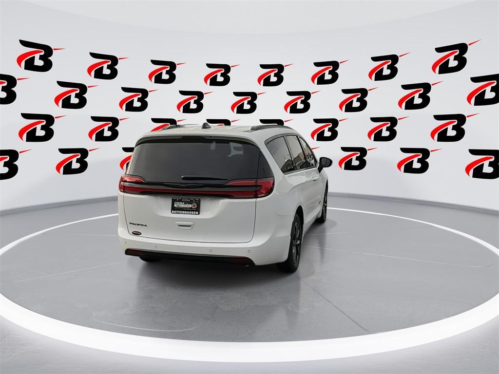 new 2025 Chrysler Pacifica car, priced at $42,749