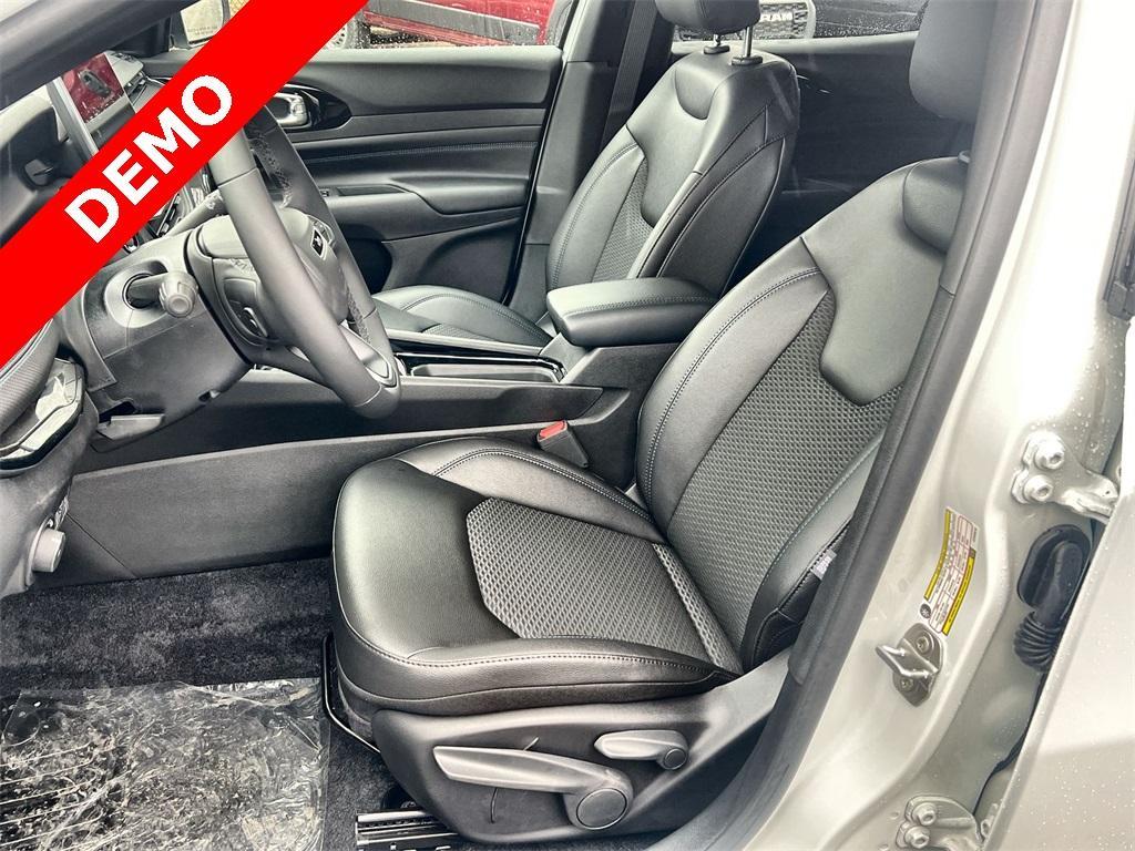 new 2025 Jeep Compass car, priced at $29,870