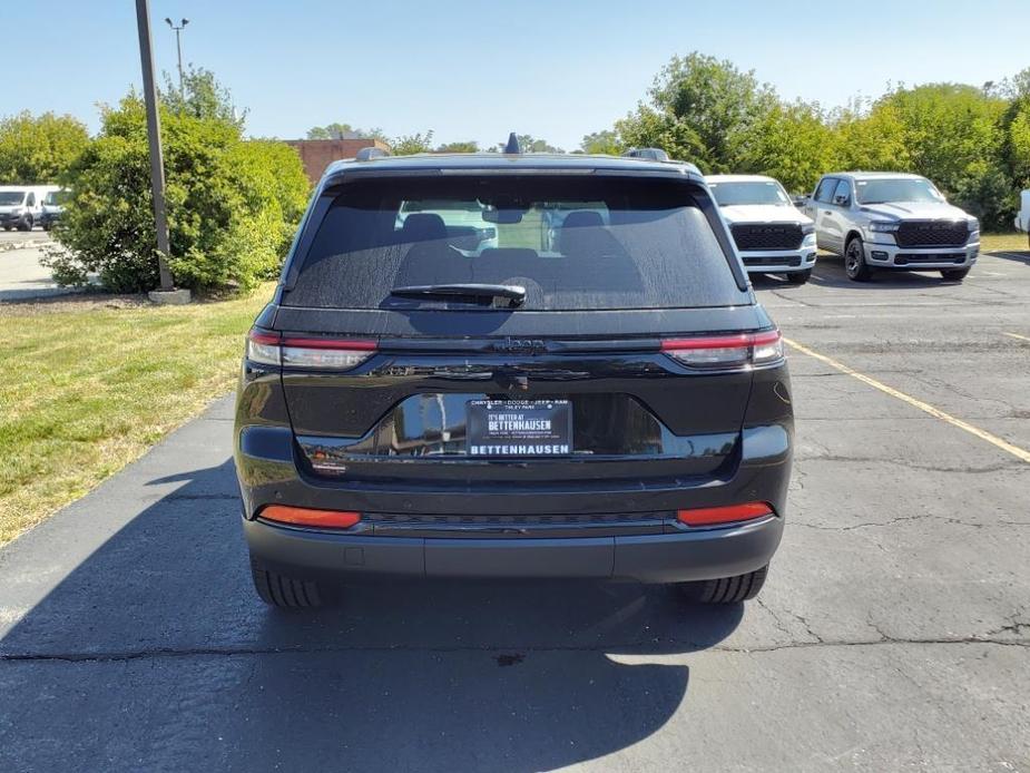 new 2024 Jeep Grand Cherokee car, priced at $42,352