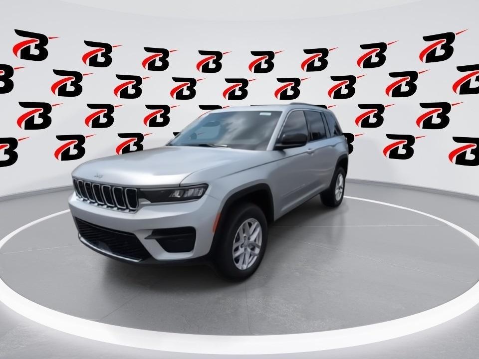 new 2025 Jeep Grand Cherokee car, priced at $40,075