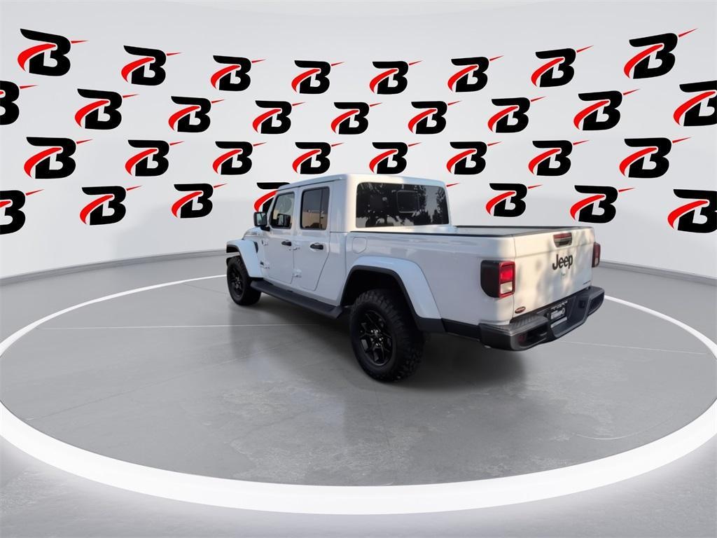 new 2025 Jeep Gladiator car, priced at $44,185
