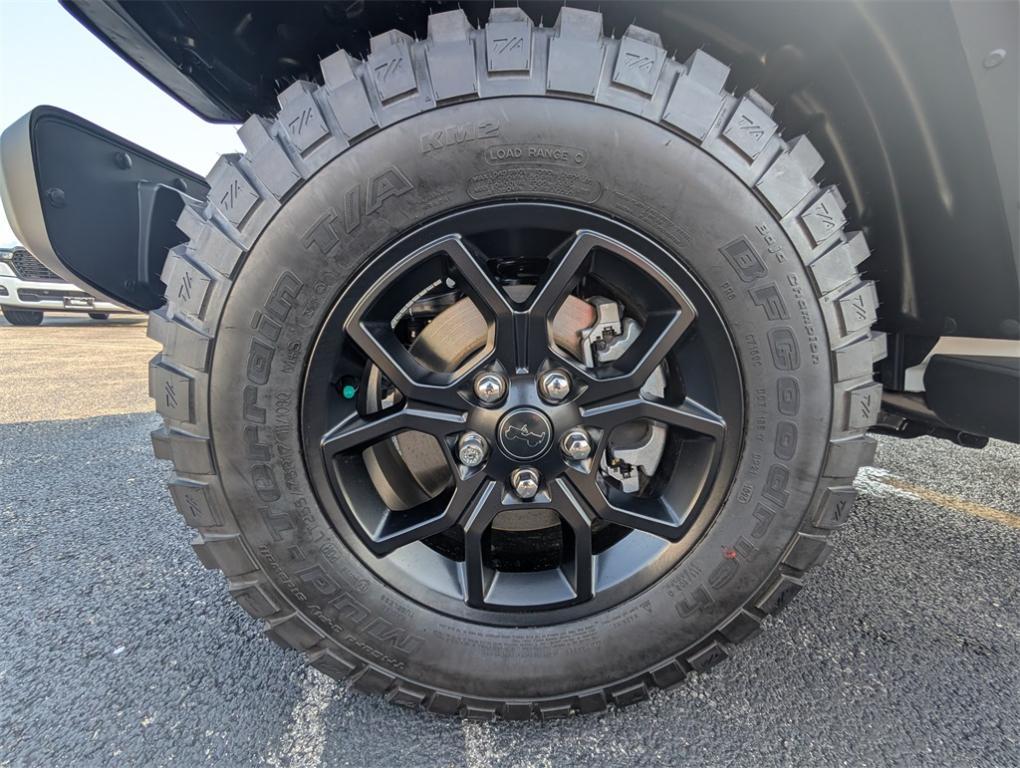 new 2025 Jeep Gladiator car, priced at $44,185