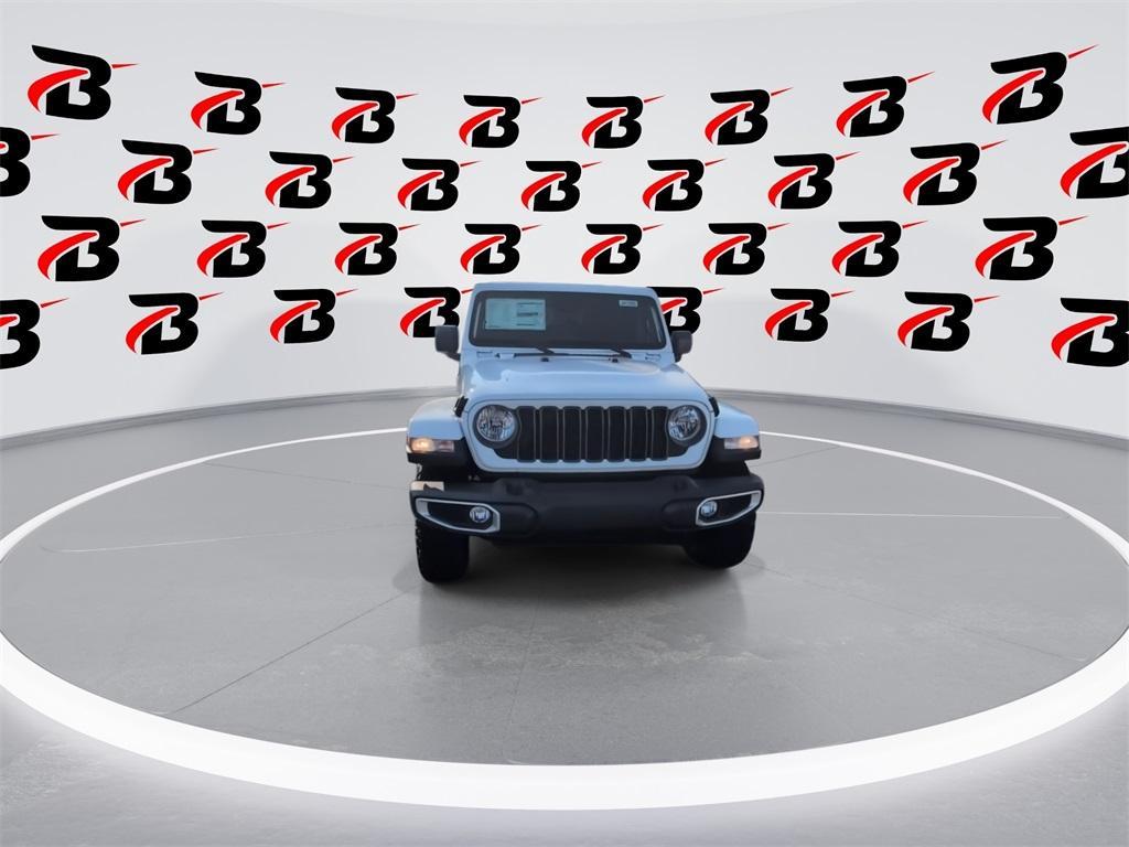 new 2025 Jeep Gladiator car, priced at $44,185