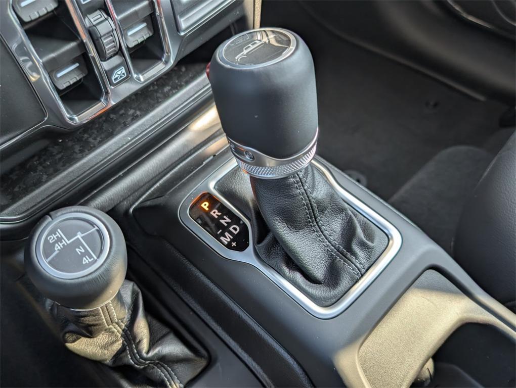 new 2025 Jeep Gladiator car, priced at $44,185