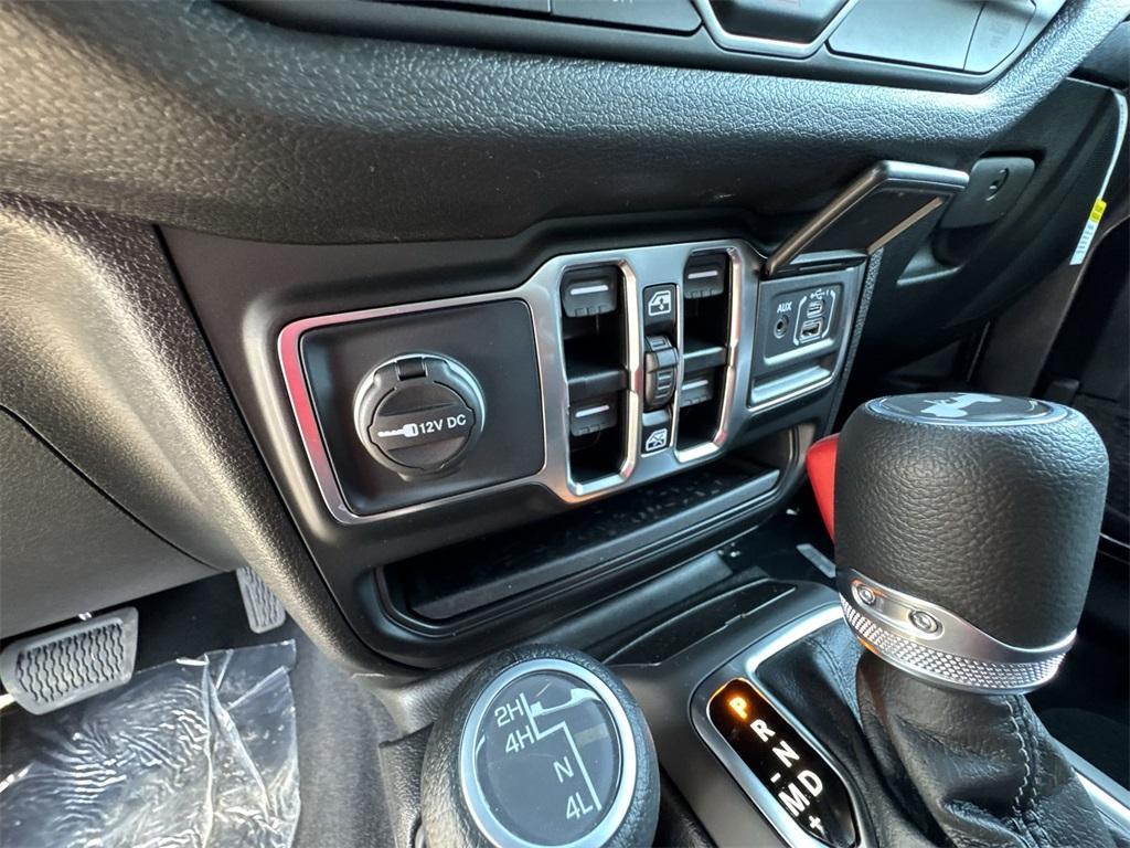 new 2025 Jeep Wrangler car, priced at $50,478