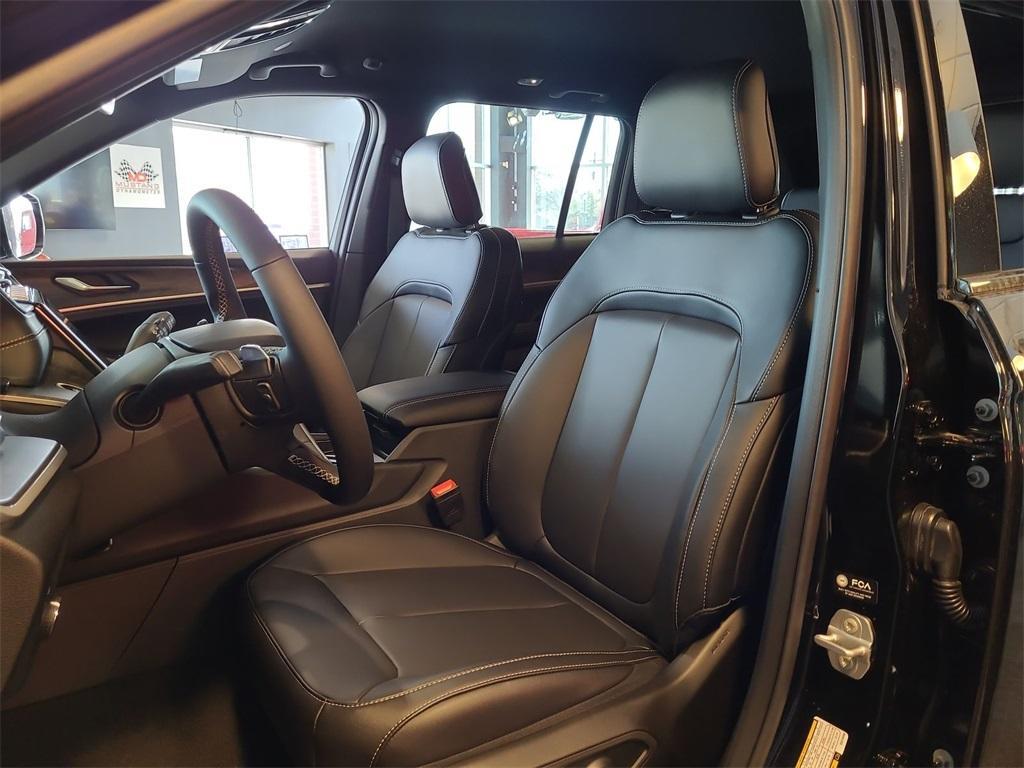 new 2025 Jeep Grand Cherokee car, priced at $44,631