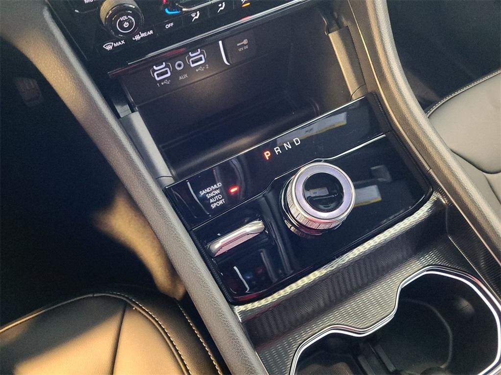 new 2025 Jeep Grand Cherokee car, priced at $44,631