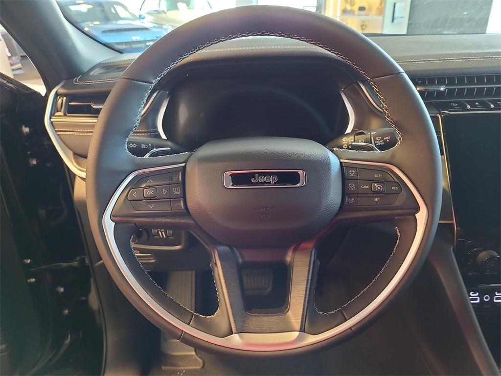 new 2025 Jeep Grand Cherokee car, priced at $44,631