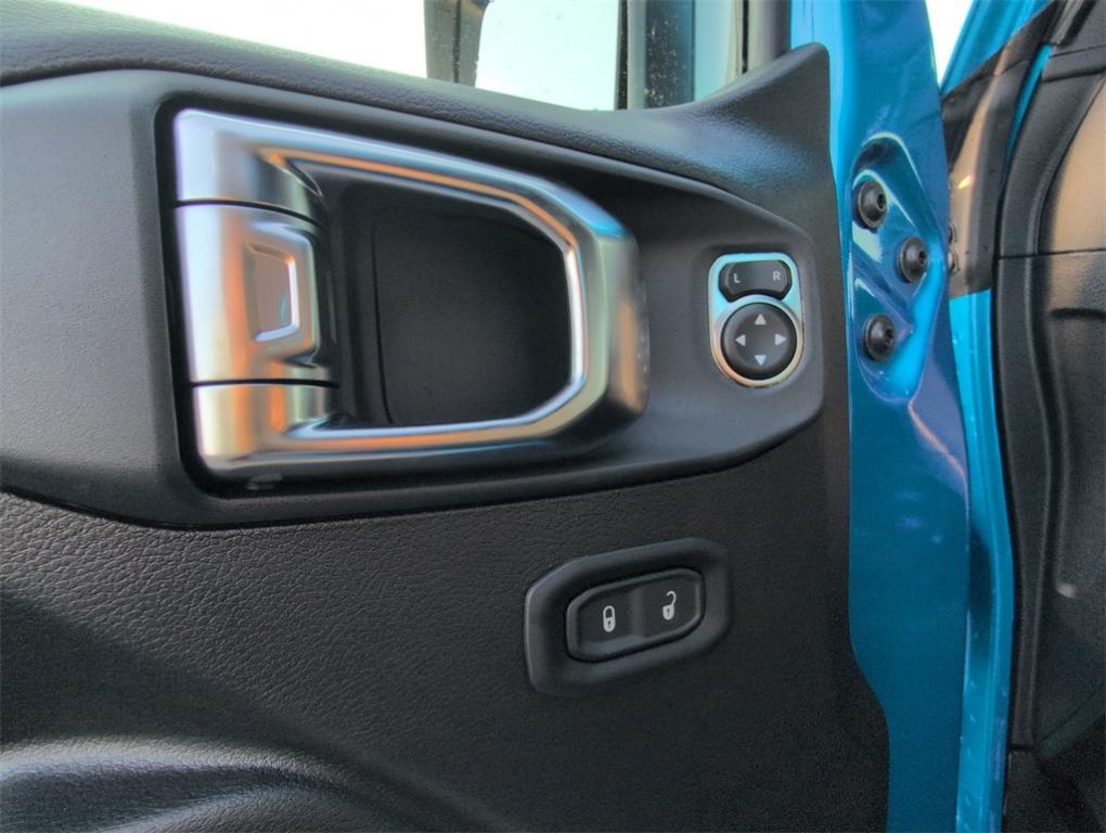 new 2025 Jeep Wrangler car, priced at $44,006