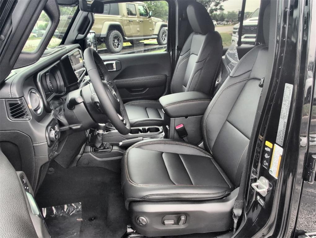new 2025 Jeep Gladiator car, priced at $46,485