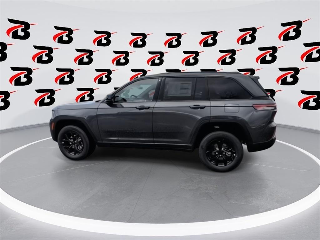 new 2025 Jeep Grand Cherokee car, priced at $43,011