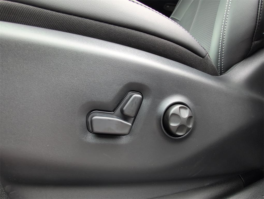 new 2025 Chrysler Pacifica car, priced at $44,299