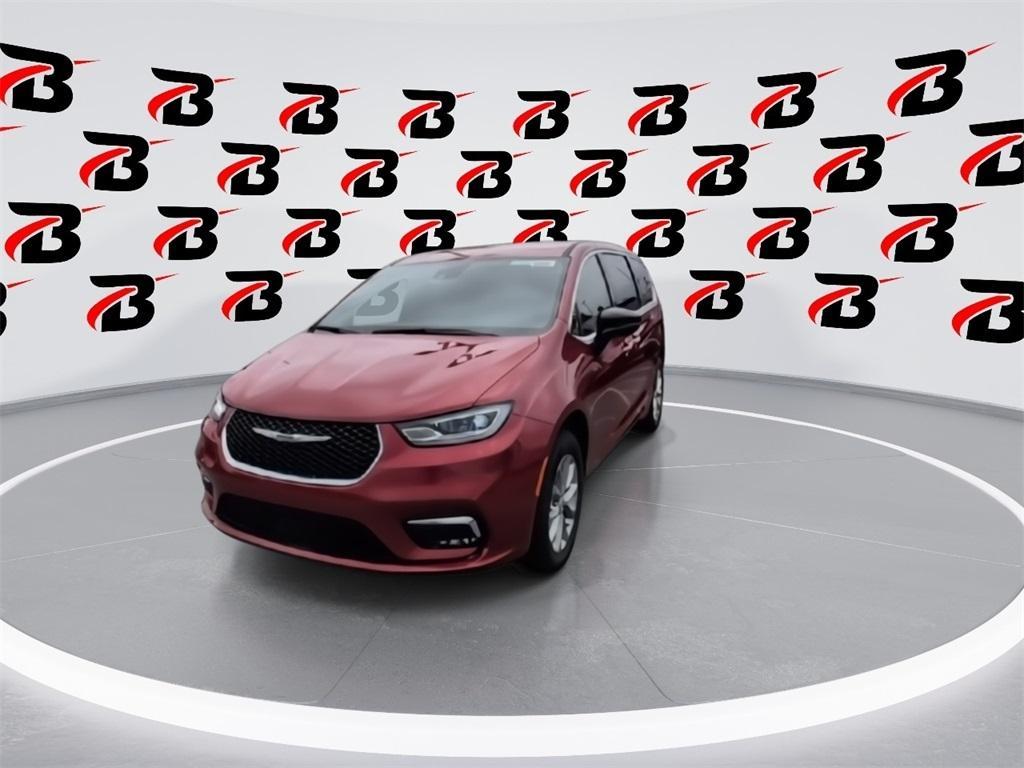 new 2025 Chrysler Pacifica car, priced at $44,299