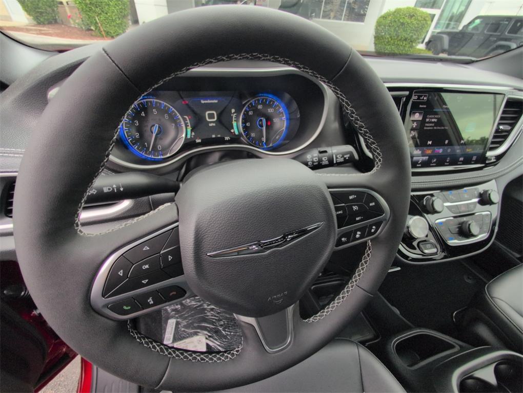 new 2025 Chrysler Pacifica car, priced at $44,299